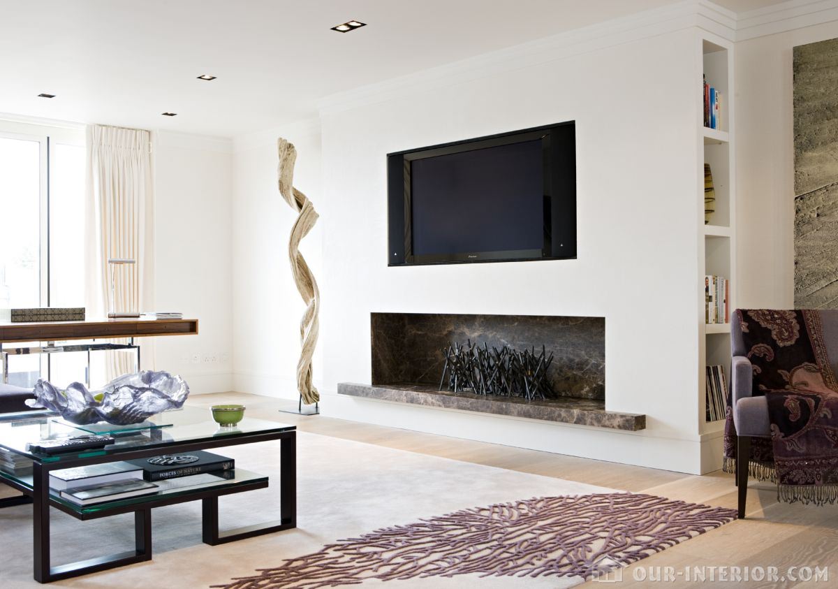 Дизайн квартиры с камином и телевизором